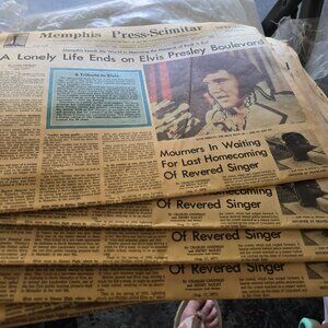 Elvis & John Wayne's Death Newspapers Special Edition. Entire Memphis Press Scim